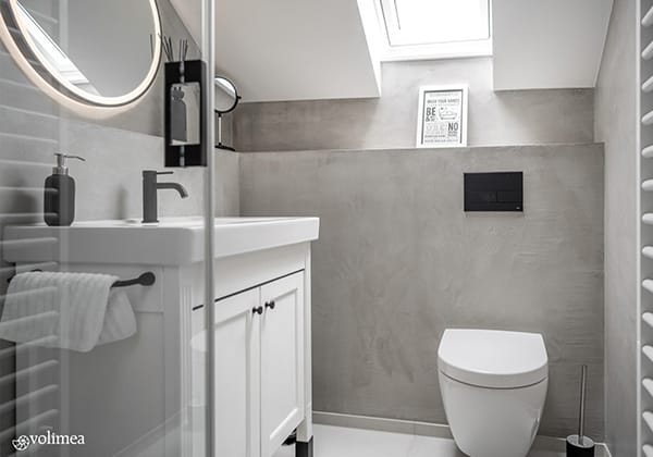 Mehrere Umsetzungen fugenloser Bäder